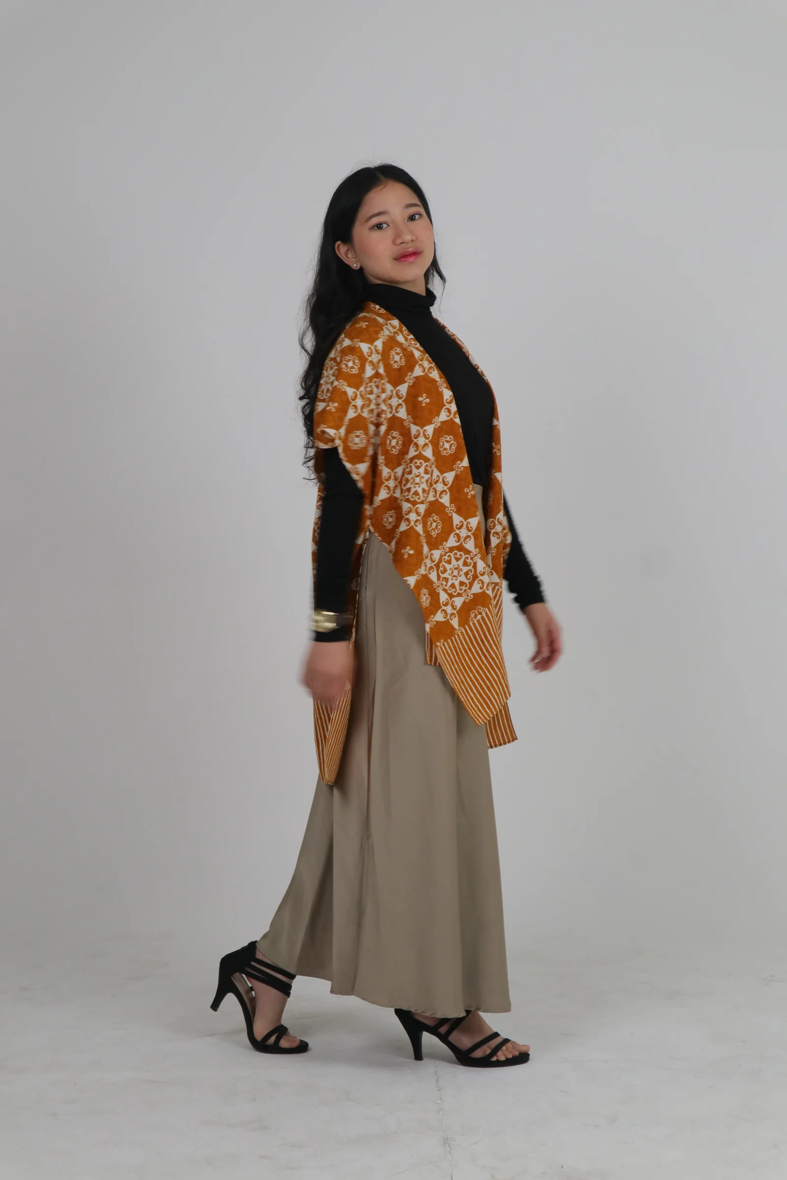 Foto produk Batik Cap (Rayon) — model 2 dari 5